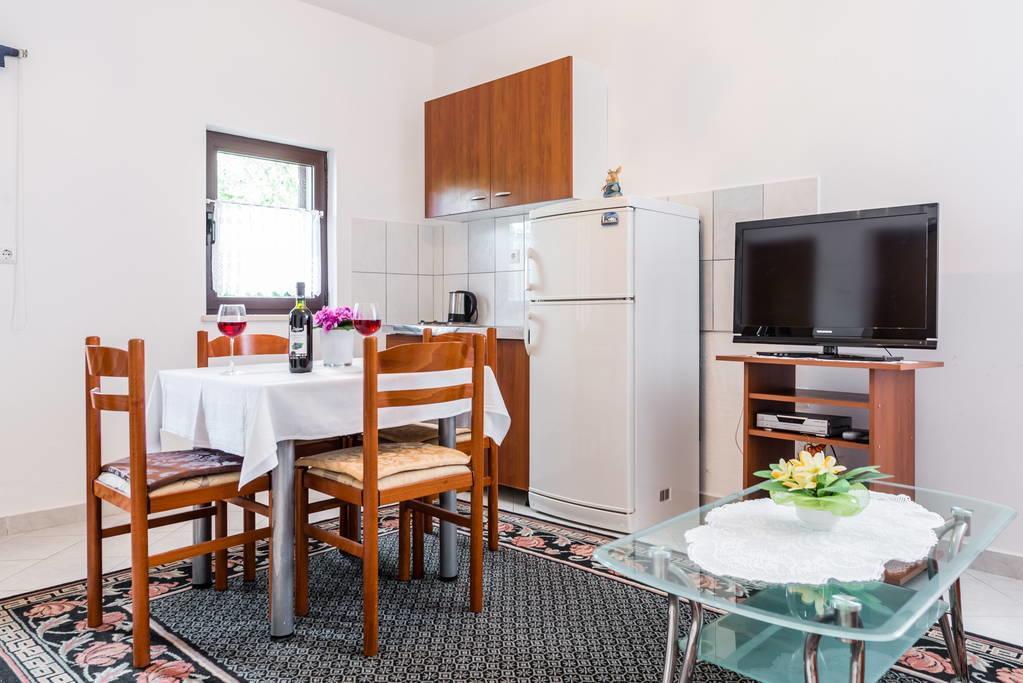 Apartments Silvi Подстрана Экстерьер фото